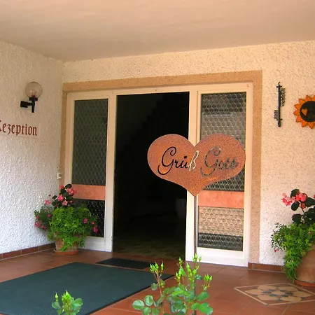 بيت ضيافة Cornelia باد بيرنباخ