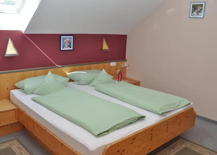 Guest house Cornelia 4*
